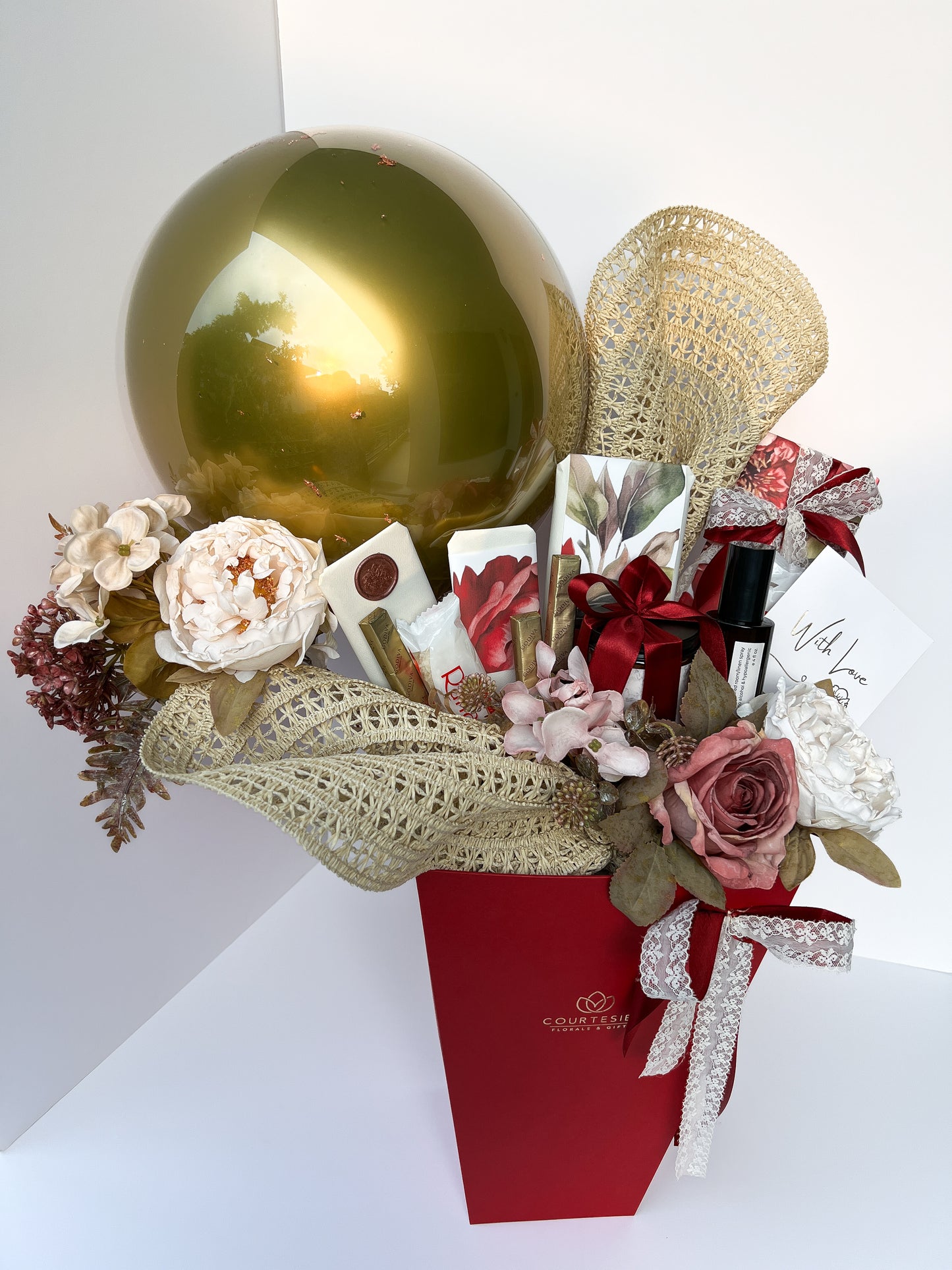 Scarlet Bloom Hamper