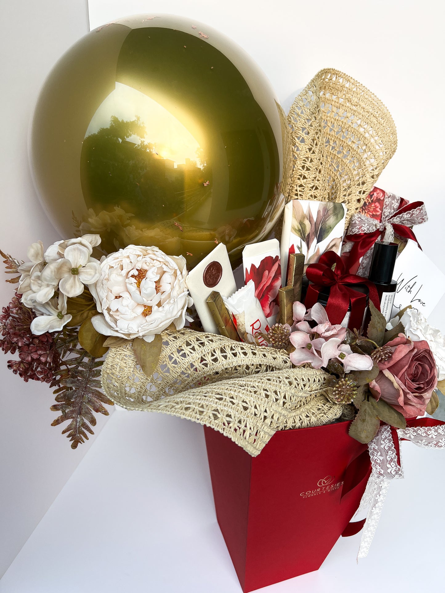 Scarlet Bloom hamper